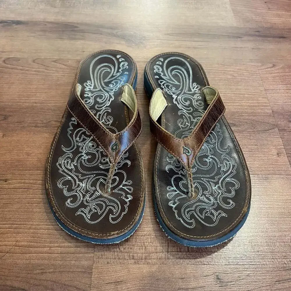 OluKai Paniolo Women's Leather Embroidered Flip Flop Sandals Size 9